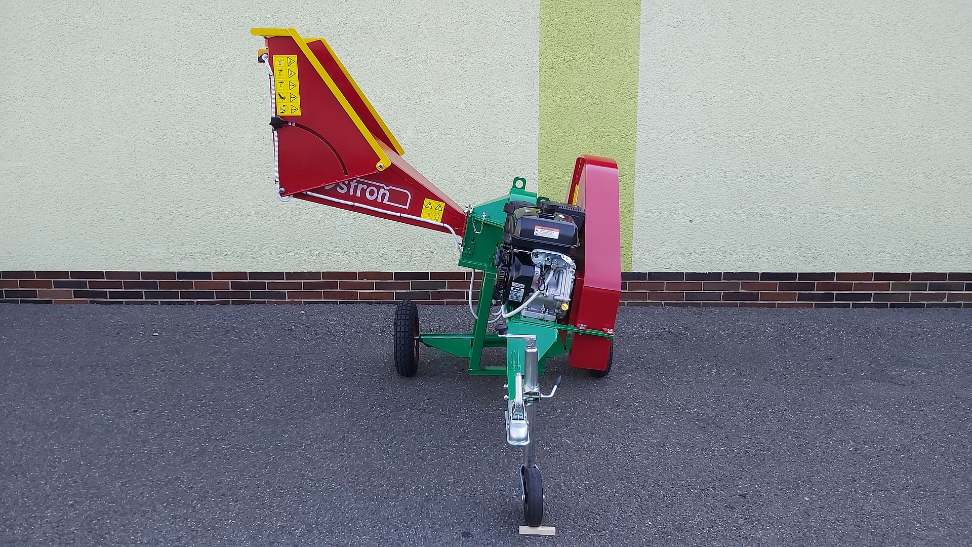 Wood chippers PIRANA 14HP WHEELS 410X100 ST/SPA/02