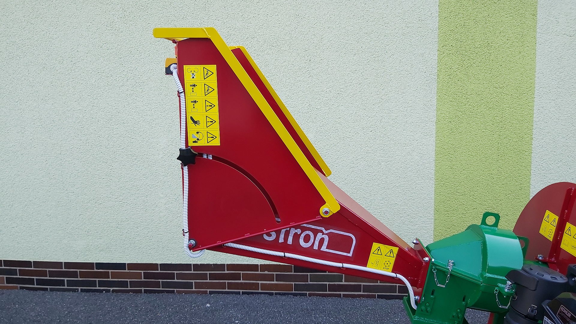 Wood chippers PIRANA 14HP WHEELS 410X100 ST/SPA/02