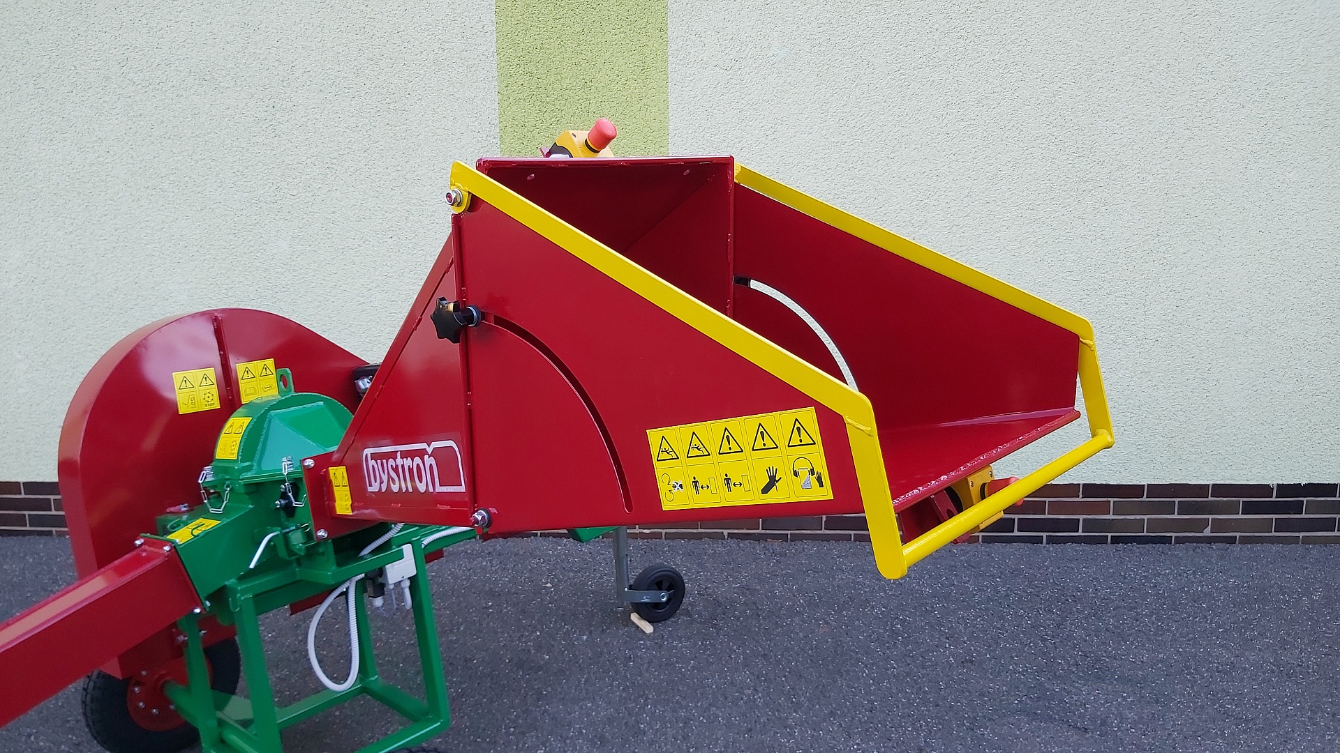 Wood chippers PIRANA 14HP WHEELS 410X100 ST/SPA/02