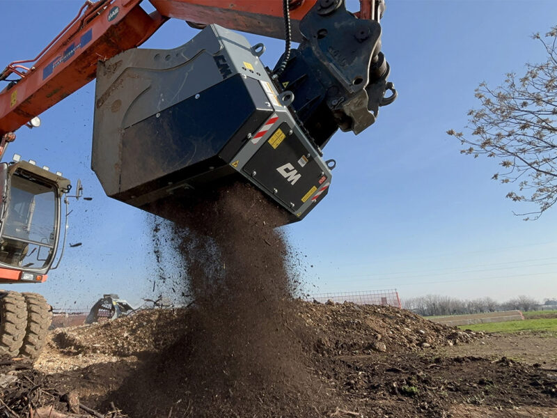 Screening bucket